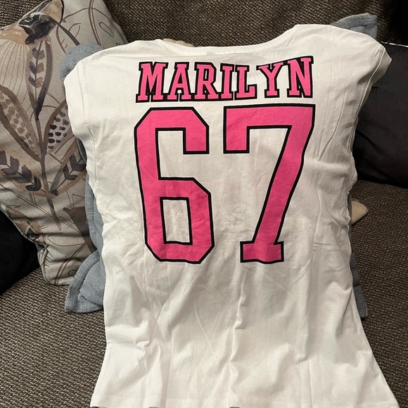 Marilyn Monroe Graphic Tee with Pink and Black LA Cap Design - Picture 2 of 5